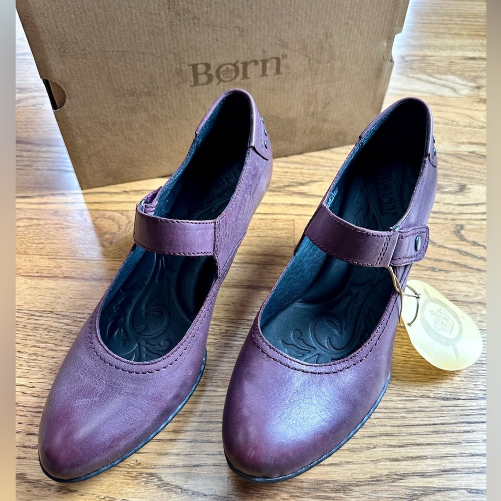 NWT Born Burgundy Burnished Heels